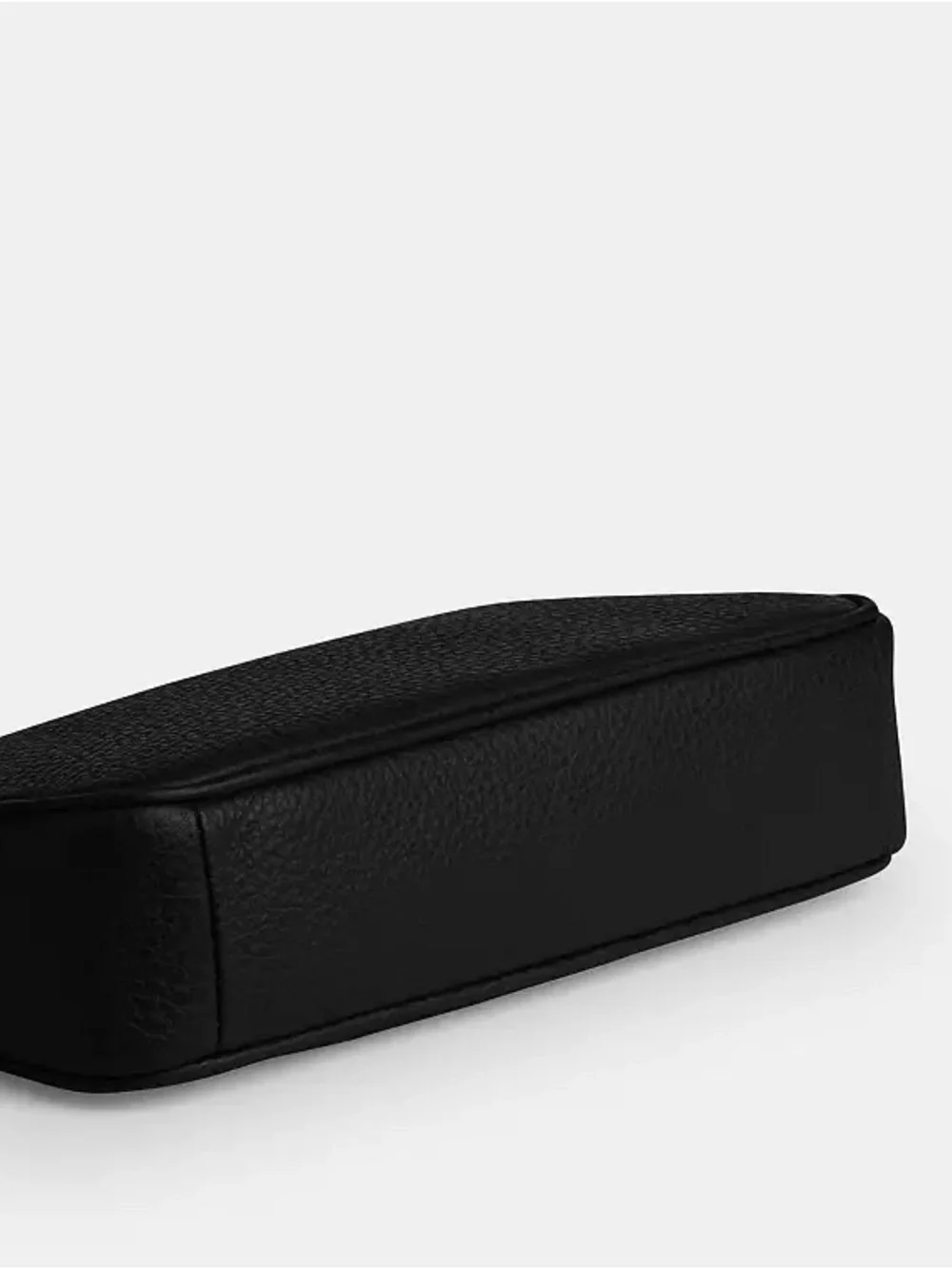 Coach Black Leather Shoulder Bag with Gold Hardware - Picture 6 of 6